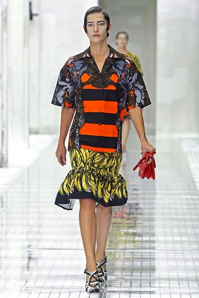 Look 17